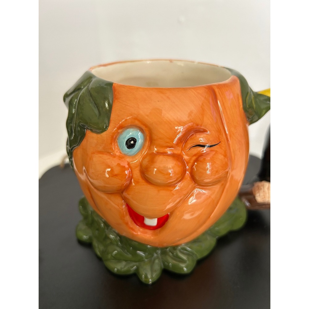Coffee Mug Halloween Orange Pumpkin Crow Handle Winking Face Ceramic Collectible